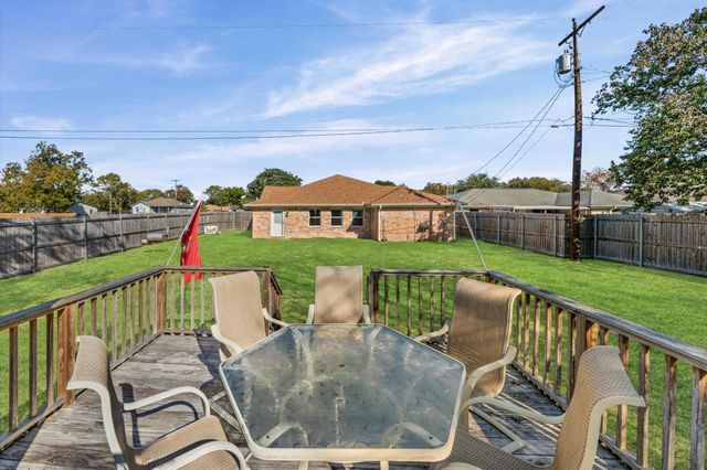 2525 32nd Avenue N, Texas City, TX 77590