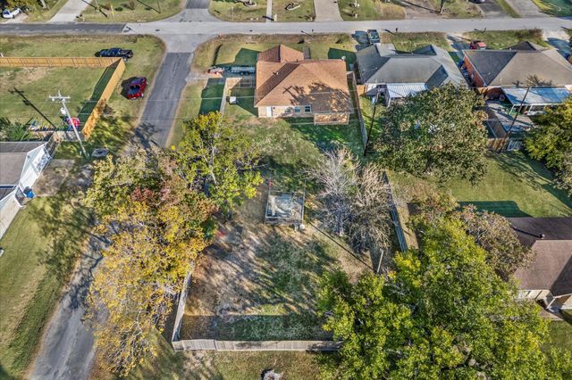 2525 32nd Avenue N, Texas City, TX 77590