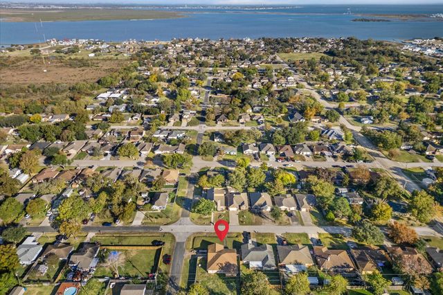 2525 32nd Avenue N, Texas City, TX 77590