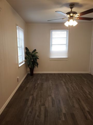 4256 Standish Road B, Fort Worth, TX 76133