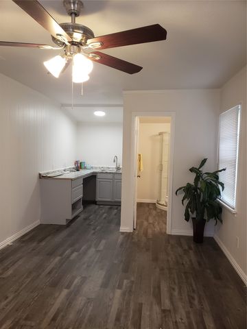 4256 Standish Road B, Fort Worth, TX 76133