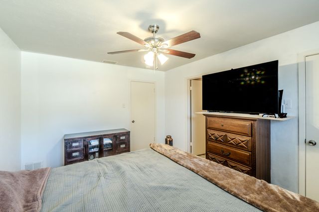 1011 Whippoorwill Court, Arlington, TX 76014