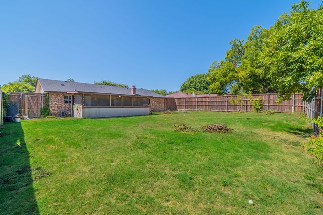 1011 Whippoorwill Court, Arlington, TX 76014