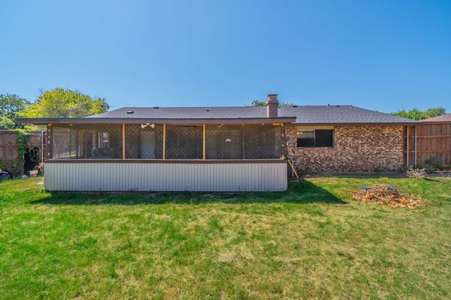 1011 Whippoorwill Court, Arlington, TX 76014