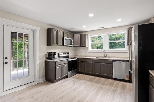 140 Old Lee School Road, Lafayette, GA 30728