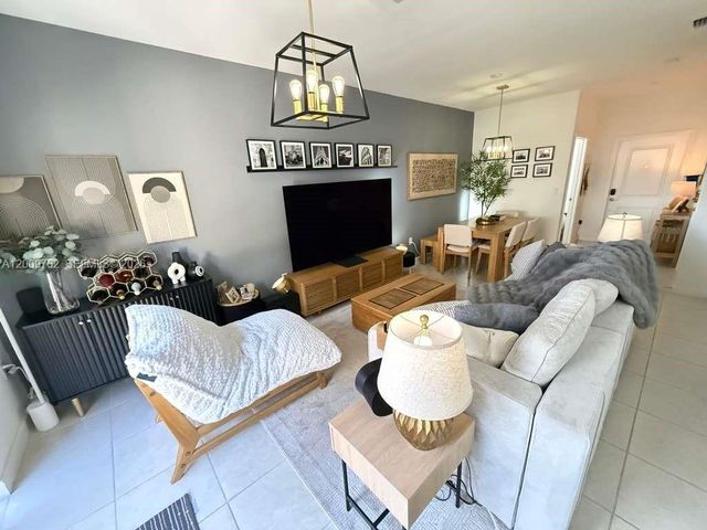 20917 NE 8th Ave 20917, Miami, FL 33179