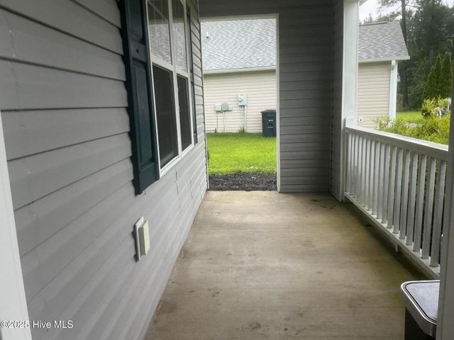 4015 W T Whitehead Drive, Jacksonville, NC 28546