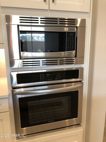 2008 E PARK VIEW Lane, Phoenix, AZ 85024