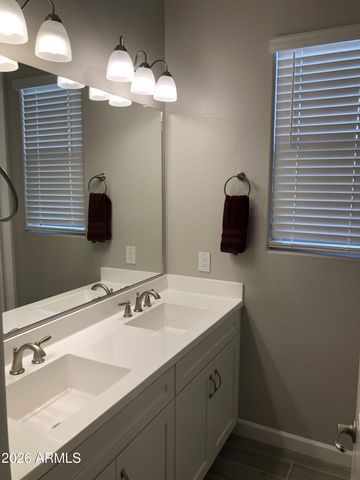 2008 E PARK VIEW Lane, Phoenix, AZ 85024