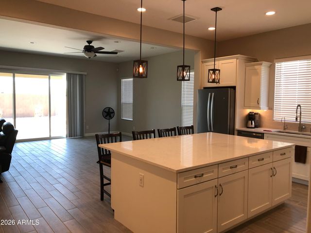 2008 E PARK VIEW Lane, Phoenix, AZ 85024