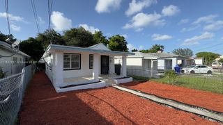 1669 NW 70th St, Miami, FL 33147