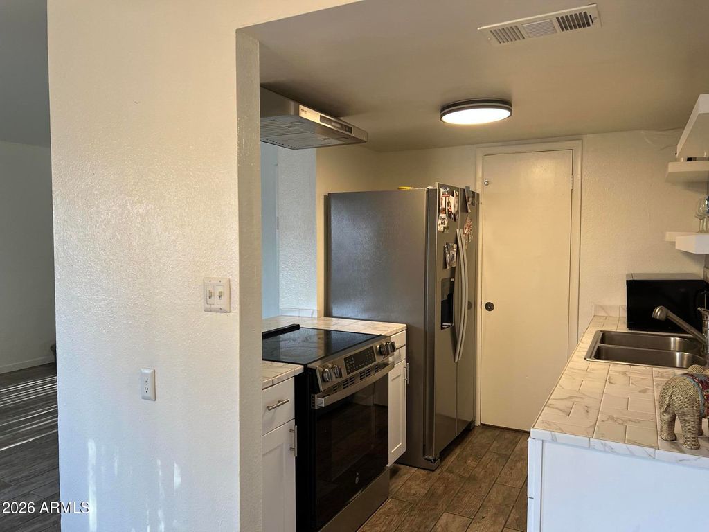 4241 N 68TH Drive, Phoenix, AZ 85033 — photo 4