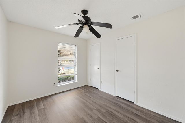 104 Mesa Drive, Glenn Heights, TX 75154