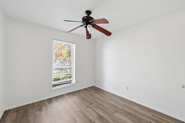 104 Mesa Drive, Glenn Heights, TX 75154