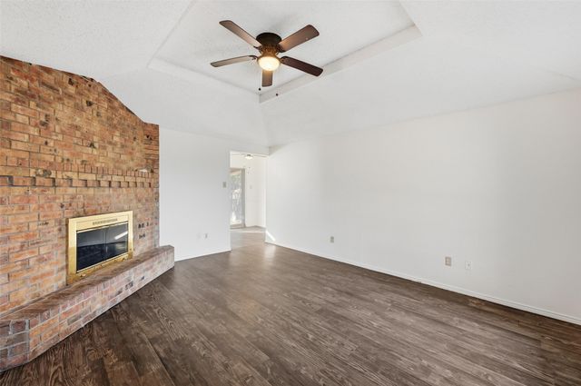 104 Mesa Drive, Glenn Heights, TX 75154