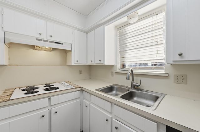 104 Mesa Drive, Glenn Heights, TX 75154