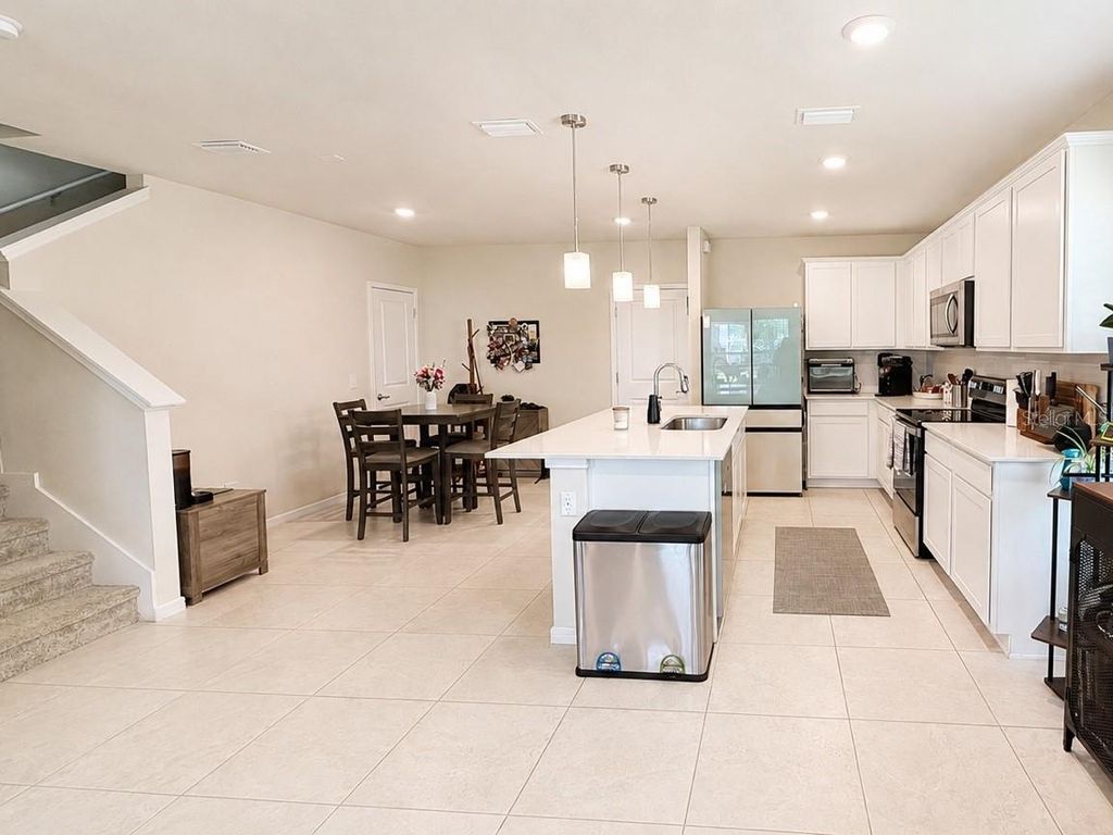 Image 7 of property listing at 1959 SUMMER SERENITY DRIVE, Kissimmee, FL 34744