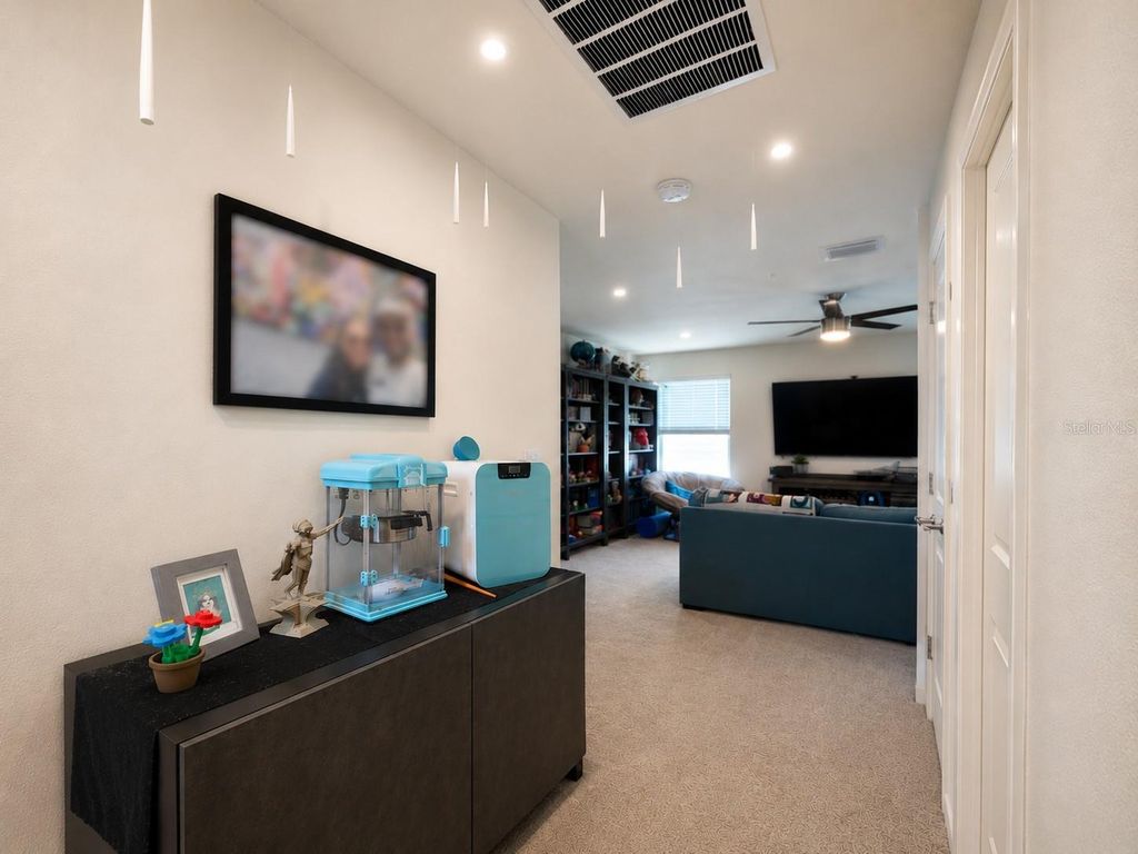 Image 10 of property listing at 1959 SUMMER SERENITY DRIVE, Kissimmee, FL 34744