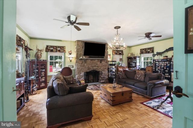 2311 NEW HOLLAND PIKE, Lancaster, PA 17601