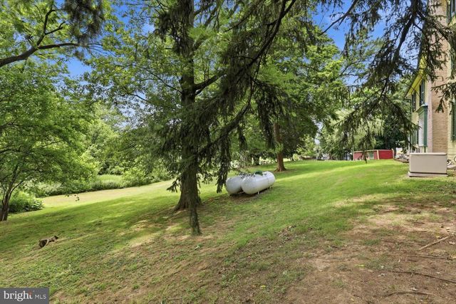 2311 NEW HOLLAND PIKE, Lancaster, PA 17601