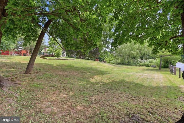 2311 NEW HOLLAND PIKE, Lancaster, PA 17601