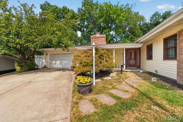 1639 Red Gate Lane, St Louis, MO 63146