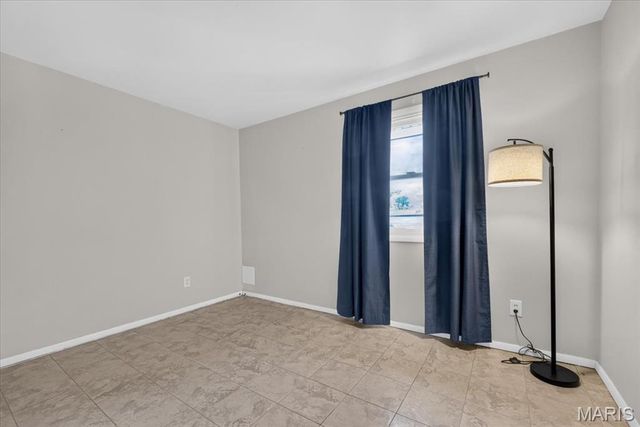 1639 Red Gate Lane, St Louis, MO 63146