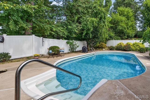 1639 Red Gate Lane, St Louis, MO 63146