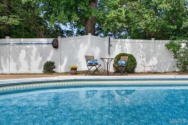 1639 Red Gate Lane, St Louis, MO 63146