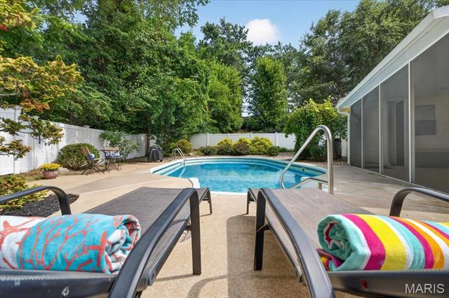 1639 Red Gate Lane, St Louis, MO 63146