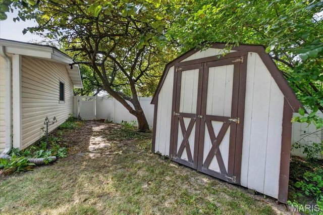 1639 Red Gate Lane, St Louis, MO 63146