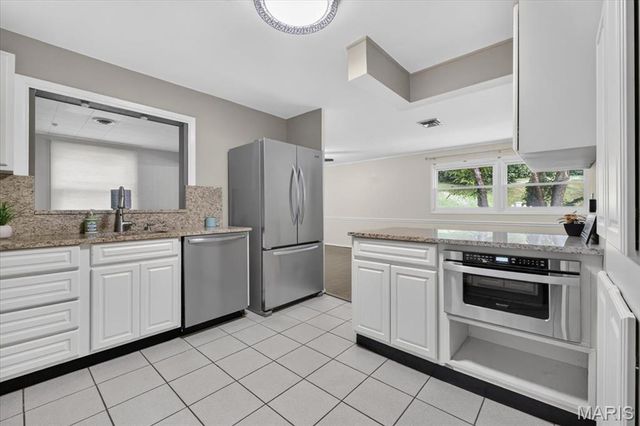 1639 Red Gate Lane, St Louis, MO 63146
