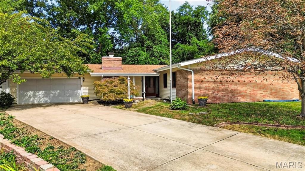 1639 Red Gate Lane, St Louis, MO 63146