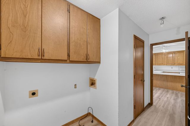 3601 Melanie Drive, Urbandale, IA 50322