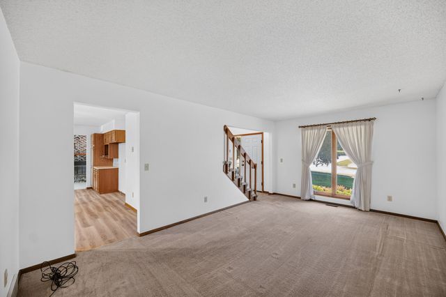 3601 Melanie Drive, Urbandale, IA 50322