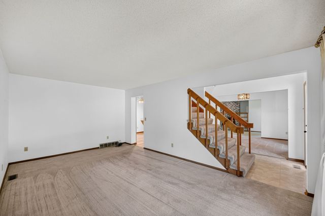 3601 Melanie Drive, Urbandale, IA 50322