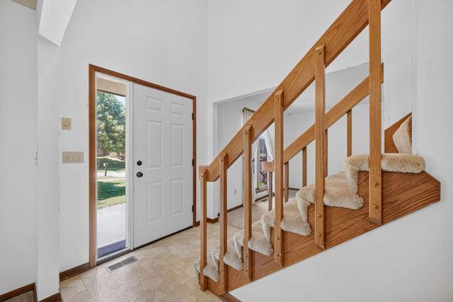 3601 Melanie Drive, Urbandale, IA 50322