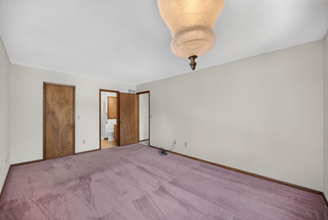 3601 Melanie Drive, Urbandale, IA 50322
