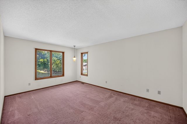 3601 Melanie Drive, Urbandale, IA 50322