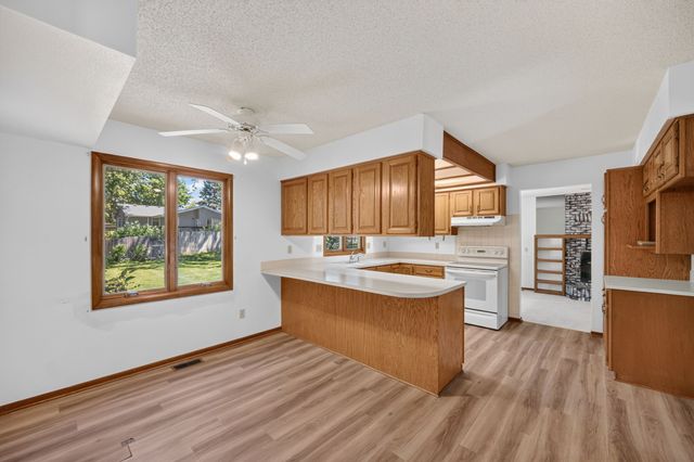 3601 Melanie Drive, Urbandale, IA 50322