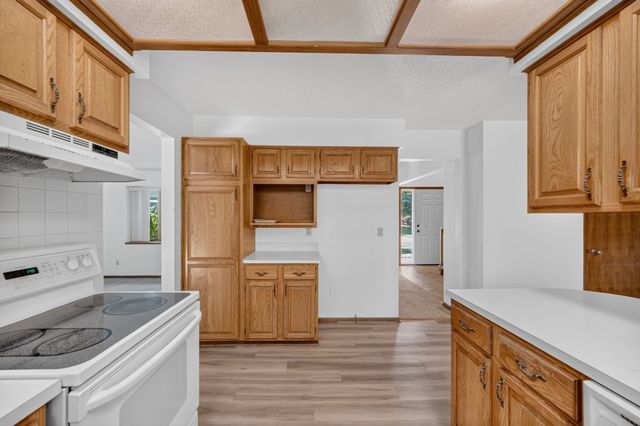 3601 Melanie Drive, Urbandale, IA 50322