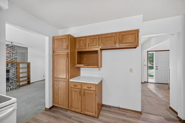 3601 Melanie Drive, Urbandale, IA 50322