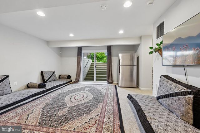 5554 BARNES LN, Woodbridge, VA 22193