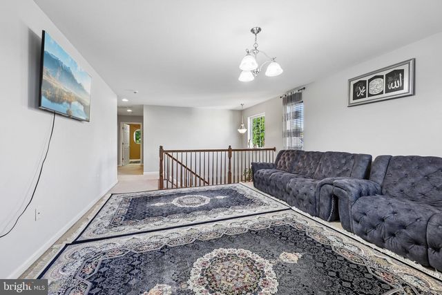 5554 BARNES LN, Woodbridge, VA 22193