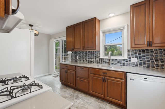 6114 Dupont Avenue N, Brooklyn Center, MN 55430