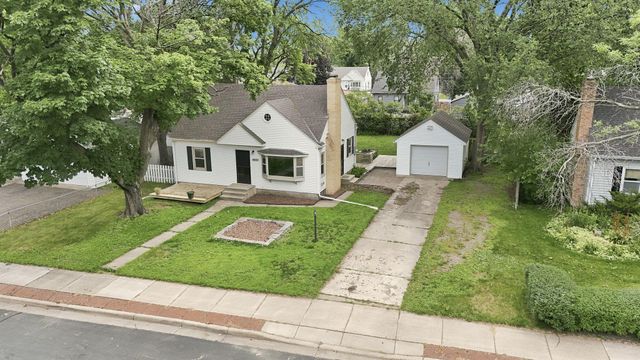 6114 Dupont Avenue N, Brooklyn Center, MN 55430