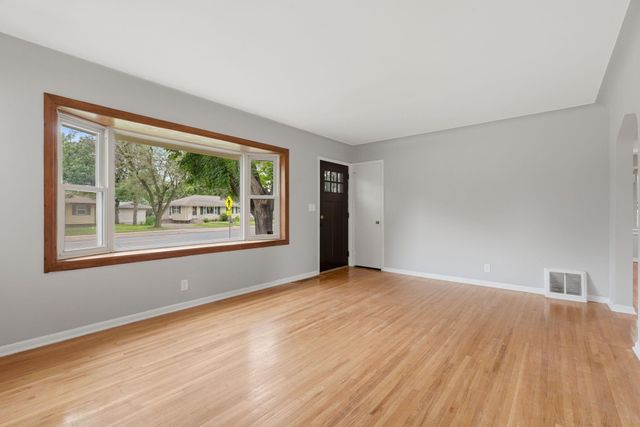 6114 Dupont Avenue N, Brooklyn Center, MN 55430