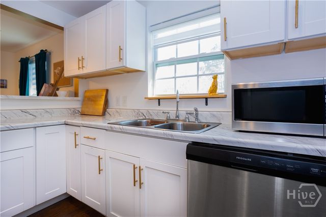 7 Fluke Street, Savannah, GA 31405