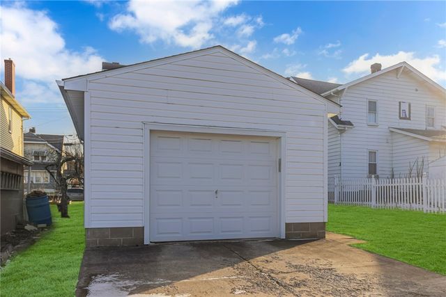 2014 Mclean St, Aliquippa, PA 15001