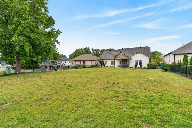 4387 Memory Ln, Adams, TN 37010